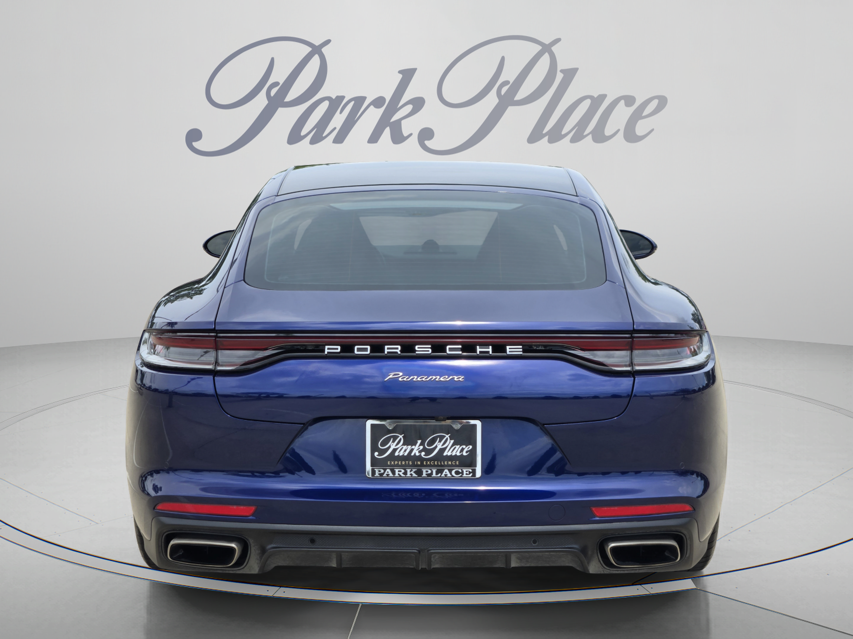 Used 2022 Porsche Panamera image 4