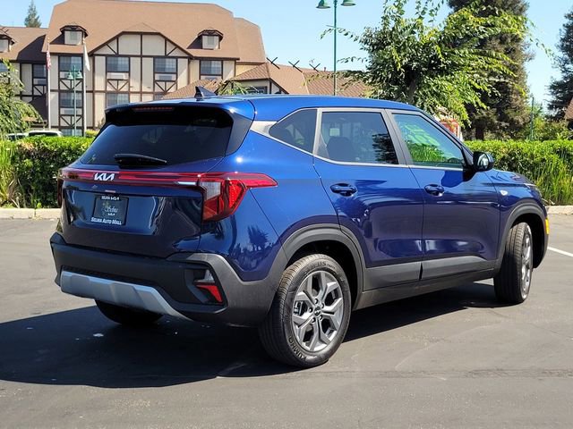 New 2026 Kia Seltos LX FWD image 4