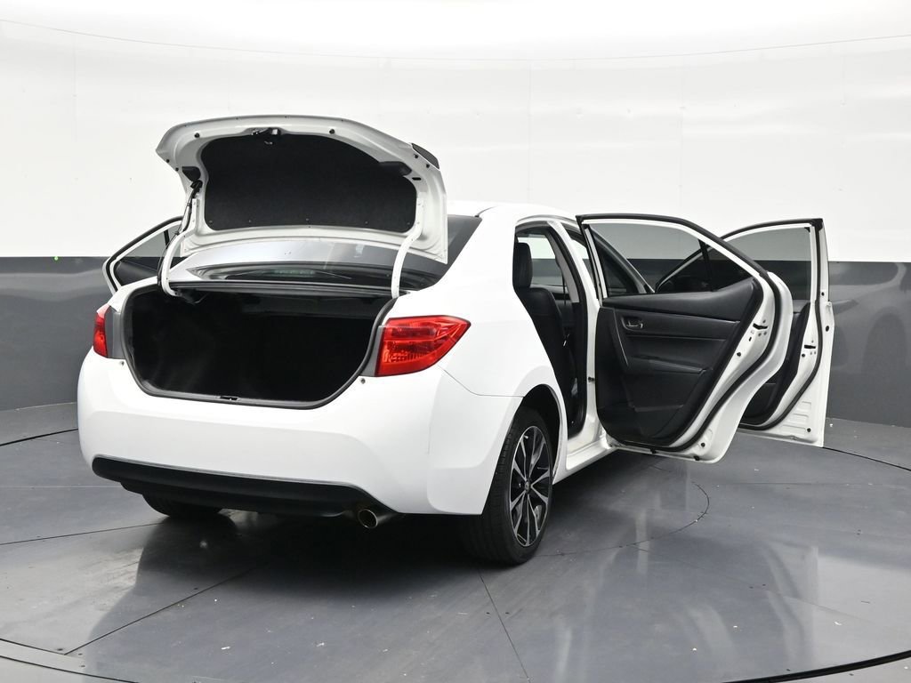 Used 2017 Toyota Corolla FWD image 29
