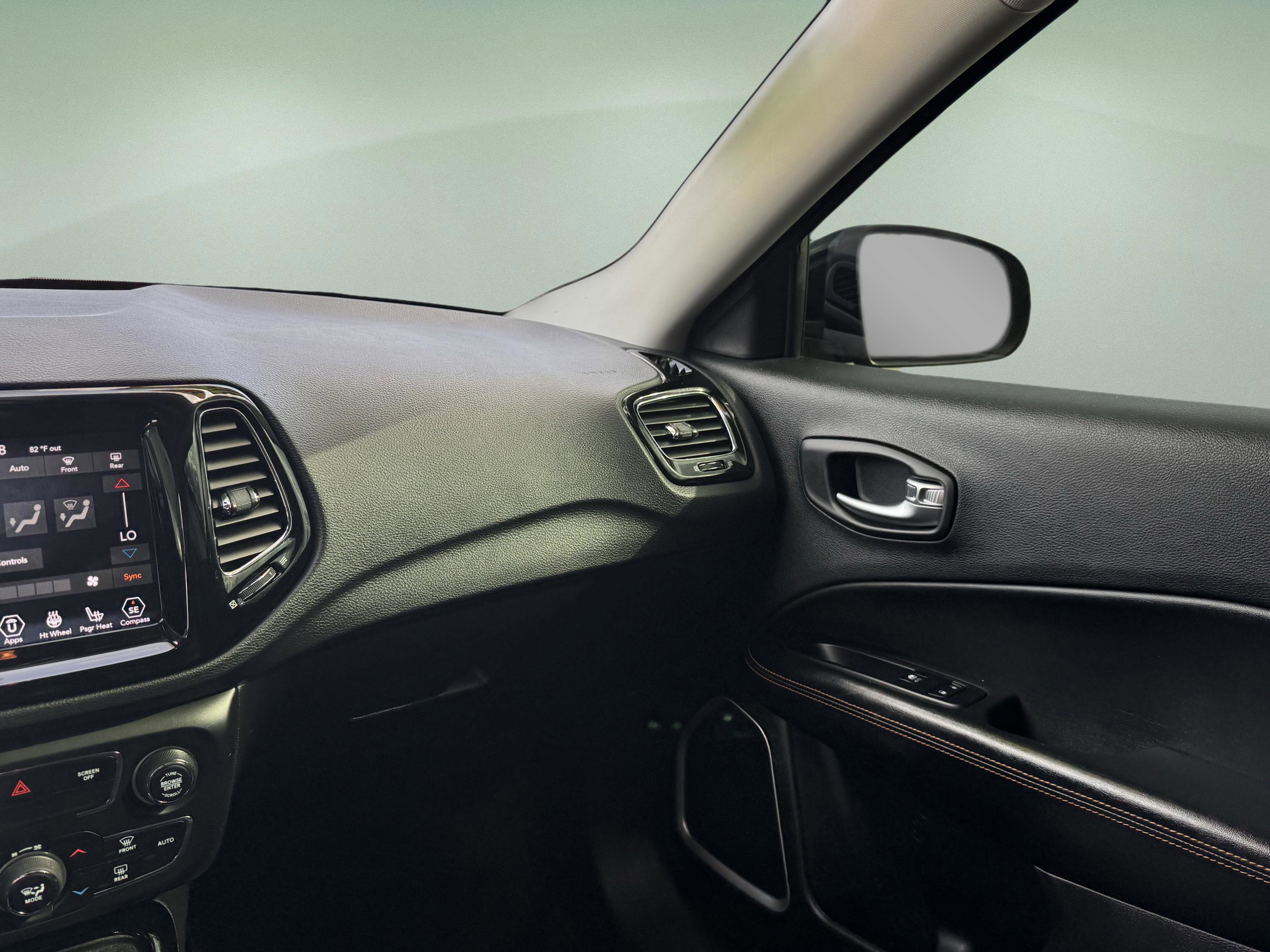 Used 2019 Jeep Compass Limited image 17