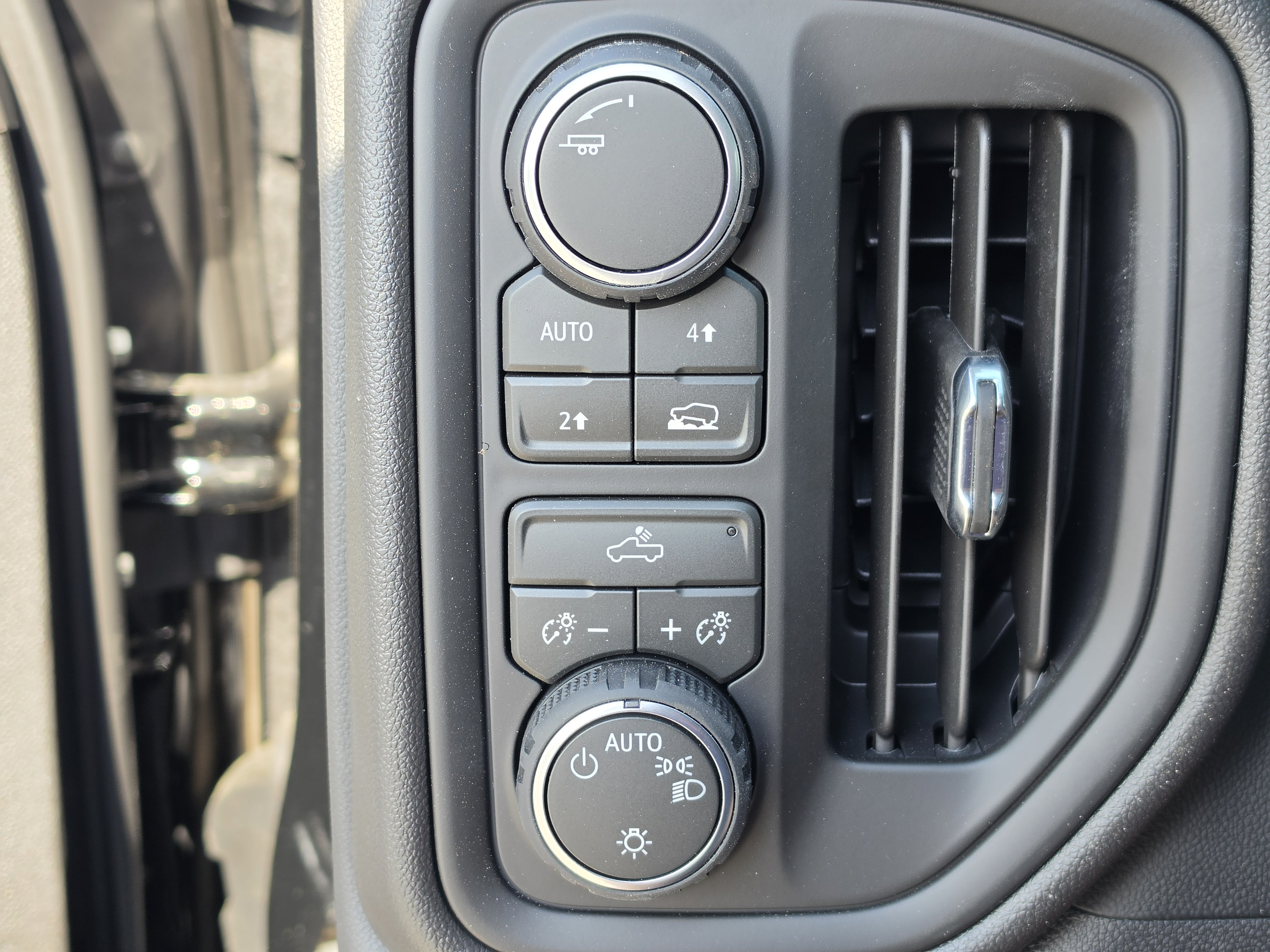 New 2026 Chevrolet Silverado 1500 Custom AWD/4WD image 32