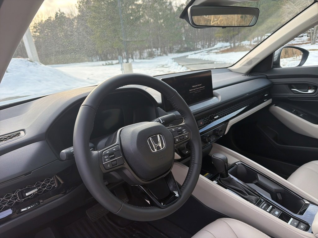 Used 2025 Honda Accord EX-L image 9