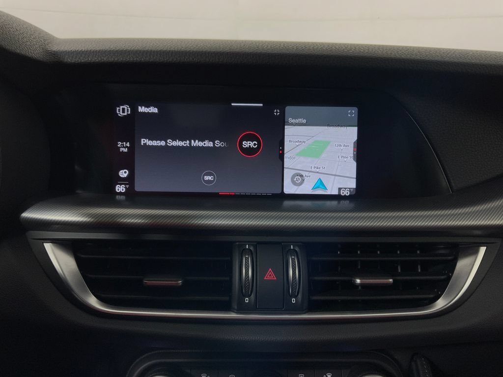 New 2025 Alfa Romeo Stelvio Sprint w/ Veloce Package AWD/4WD image 28