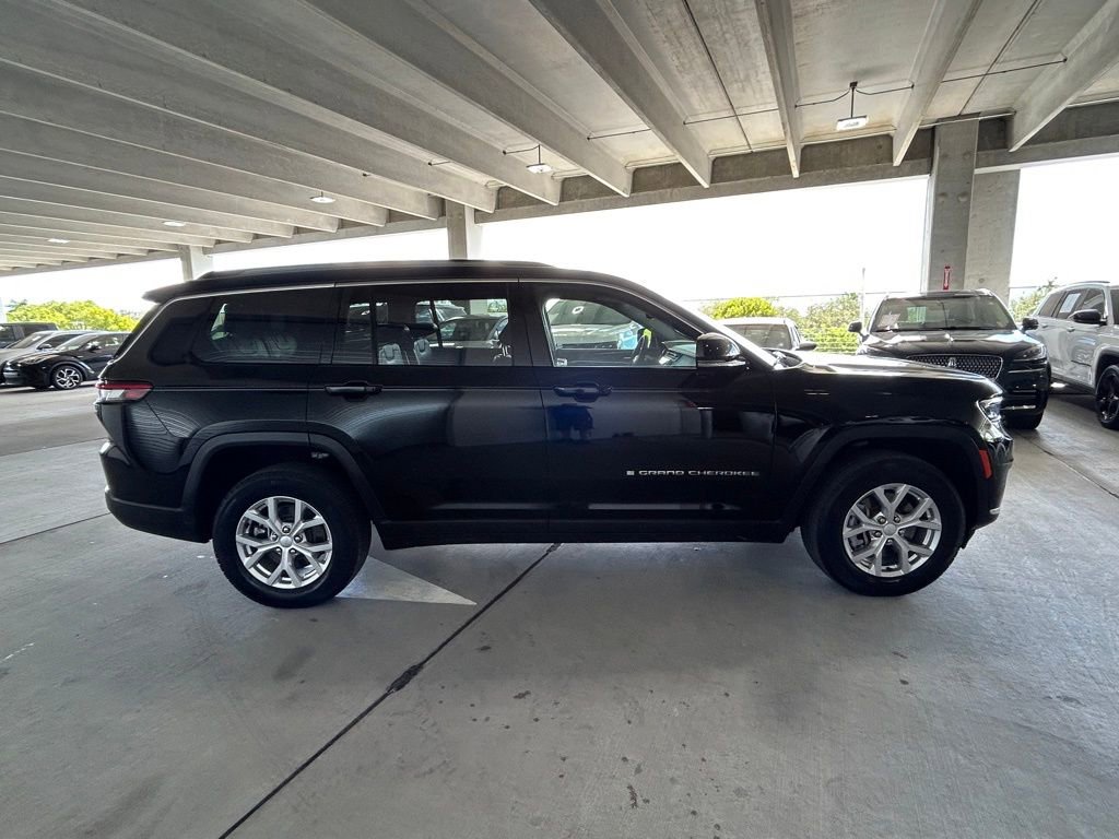 Used 2023 Jeep Grand Cherokee L Limited image 3