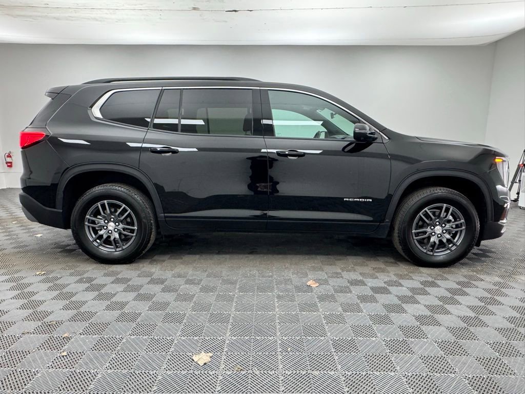 Used 2025 GMC Acadia Elevation image 6