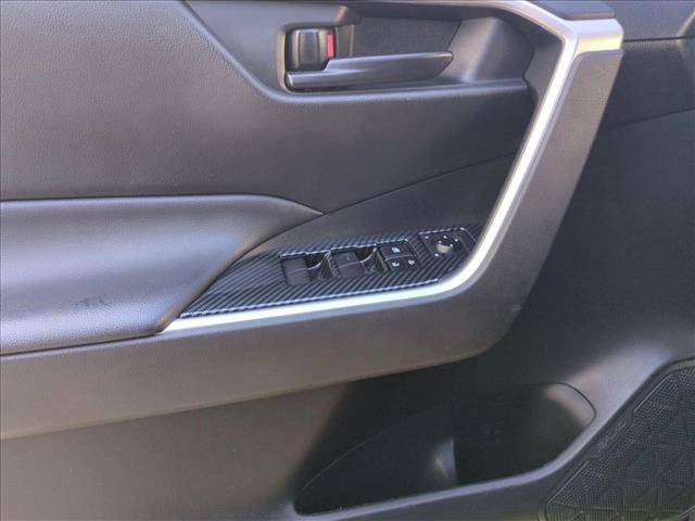 Used 2022 Toyota RAV4 LE FWD image 11