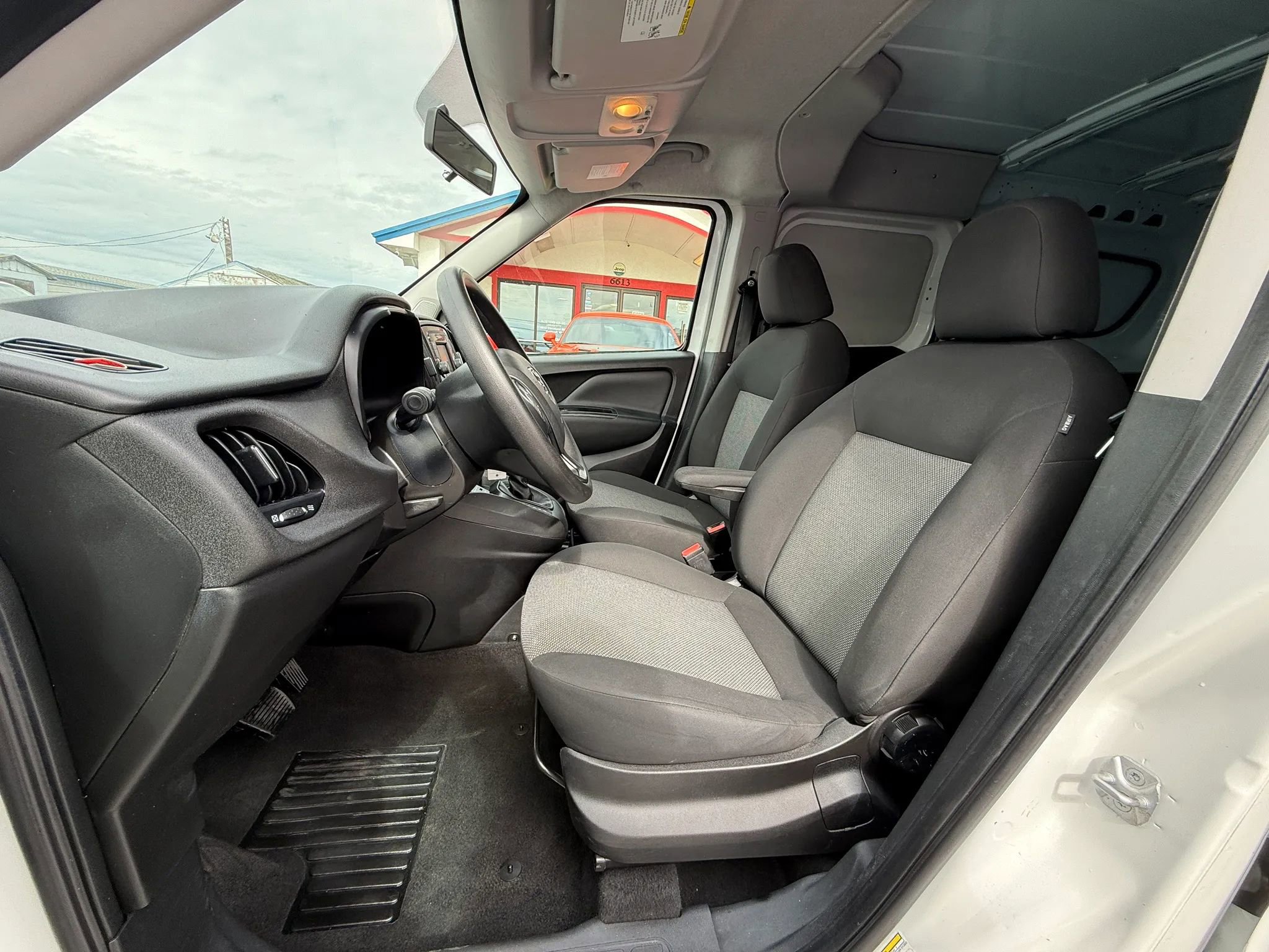 Used 2020 RAM ProMaster City Tradesman image 9