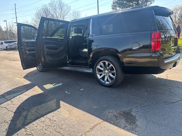Used 2015 Chevrolet Suburban LTZ image 32
