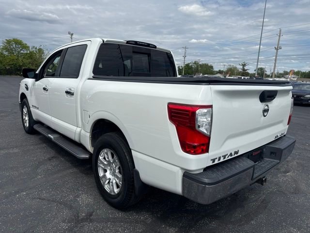Used 2017 Nissan Titan SV AWD/4WD image 5