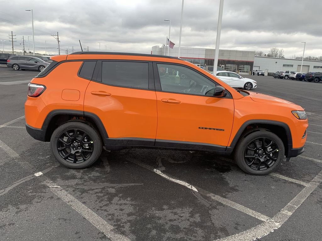 New 2026 Jeep Compass Latitude image 9