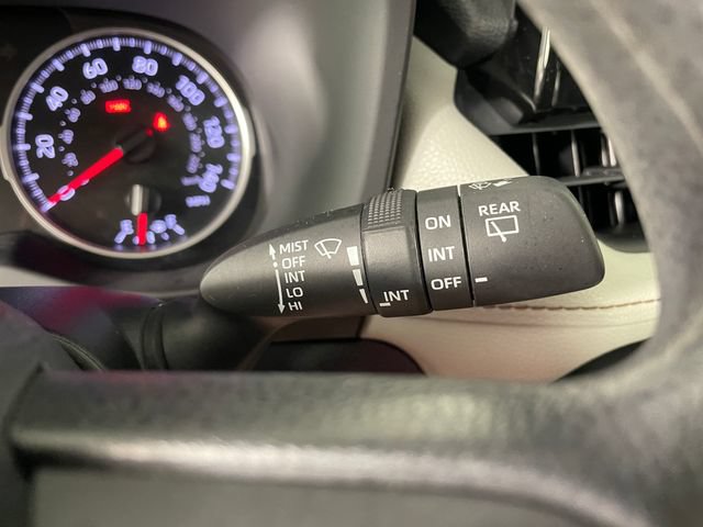 Used 2021 Toyota RAV4 XLE w/ Convenience Package FWD image 12