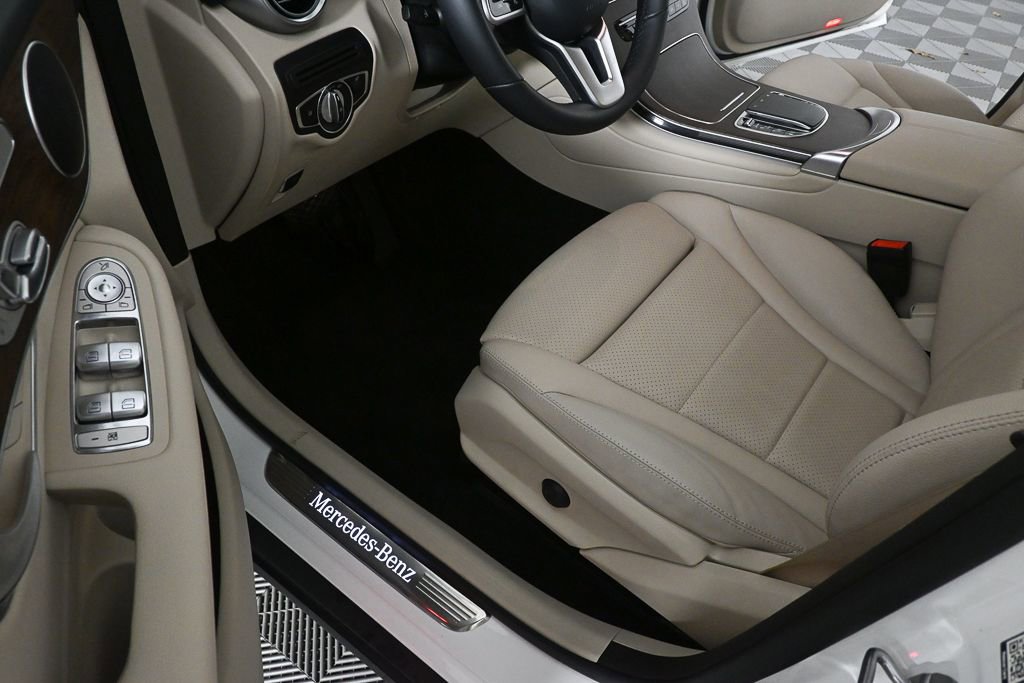 Certified 2022 Mercedes-Benz GLC 300 w/ Premium Package Lite image 7