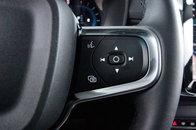 Certified 2025 Volvo XC40 B5 Ultra w/ Protection Package Premier image 11