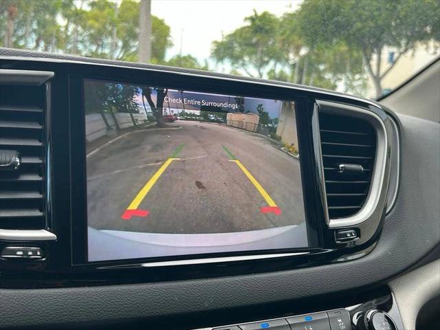 Certified 2023 Chrysler Pacifica Touring-L FWD image 26