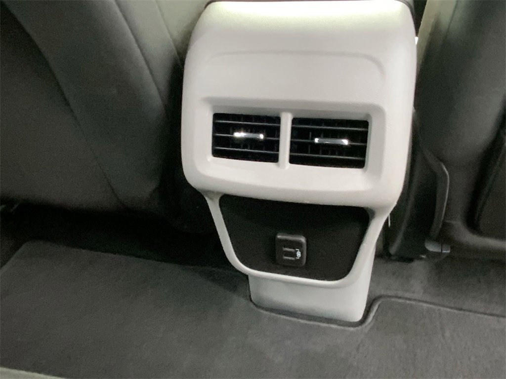 Used 2023 GMC Terrain SLE w/ Driver Convenience Package image 29