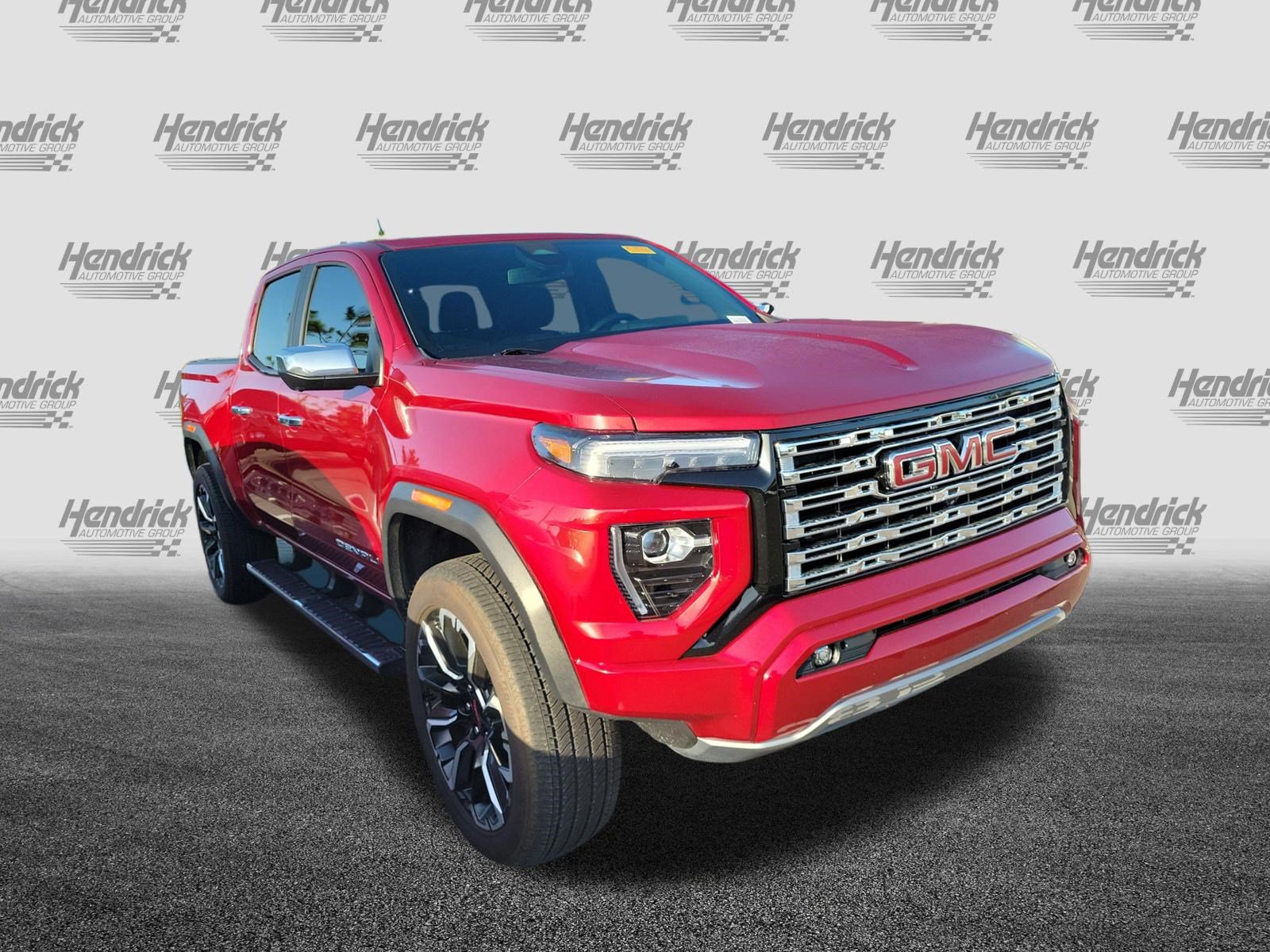 Used 2024 GMC Canyon Denali AWD/4WD image 2