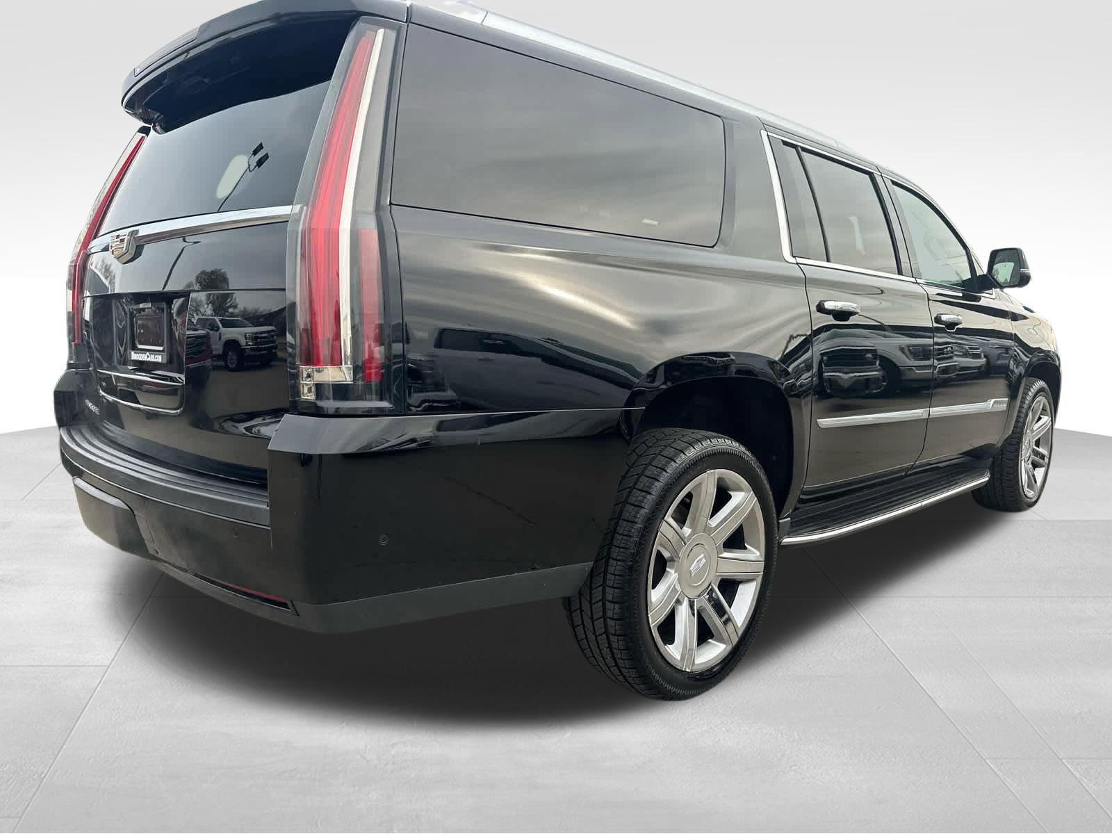 Used 2020 Cadillac Escalade ESV Premium Luxury image 12