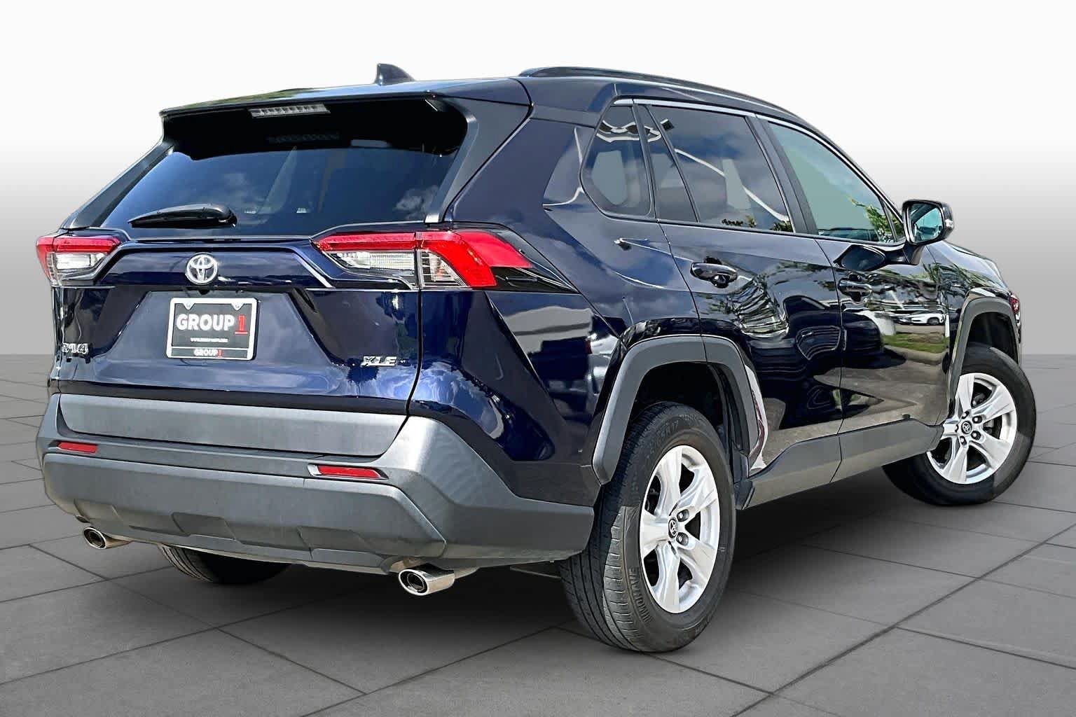 Used 2020 Toyota RAV4 XLE FWD image 12