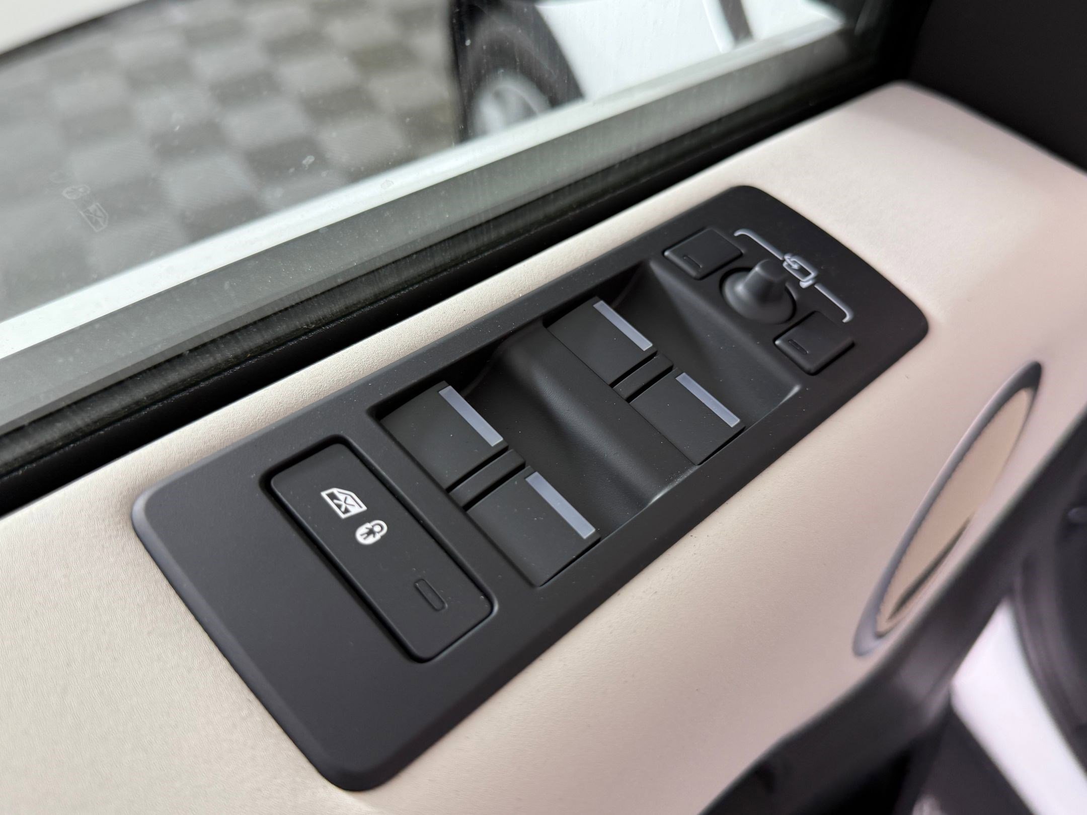 New 2026 Land Rover Discovery S AWD/4WD image 14