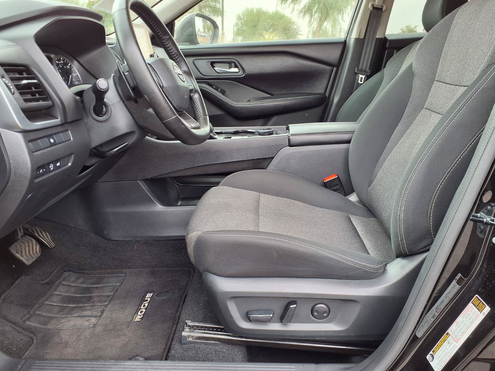 Used 2025 Nissan Rogue SV AWD/4WD image 22