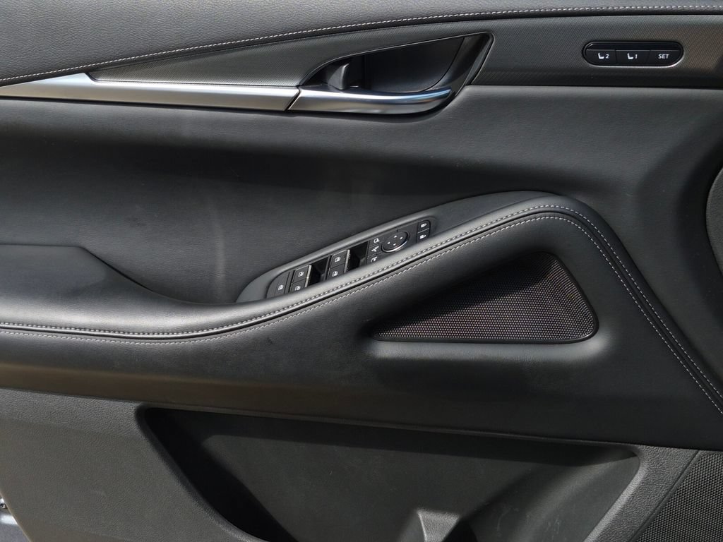 Used 2023 INFINITI QX60 Luxe w/ Cargo Package FWD image 16