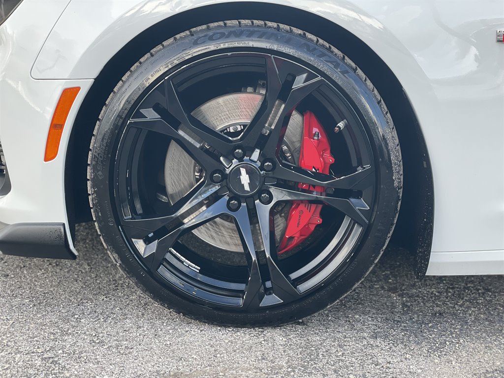 Used 2019 Chevrolet Camaro SS RWD image 32
