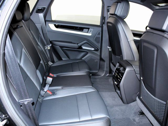 New 2026 Porsche Cayenne AWD/4WD image 22