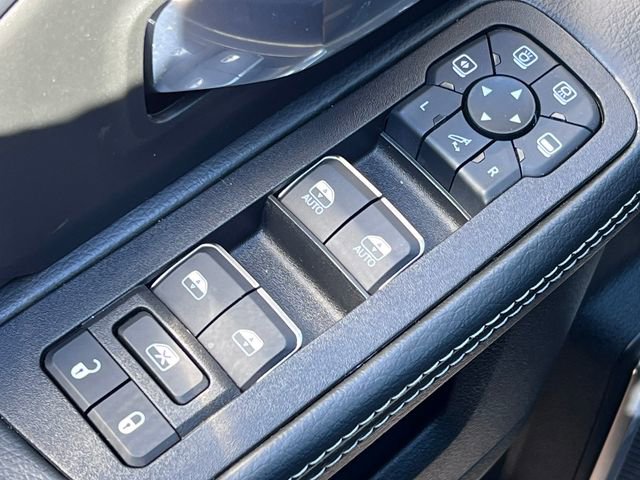 Used 2025 RAM 3500 Laramie AWD/4WD image 24