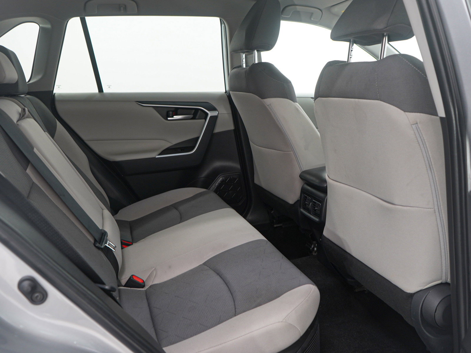 Used 2025 Toyota RAV4 XLE image 13