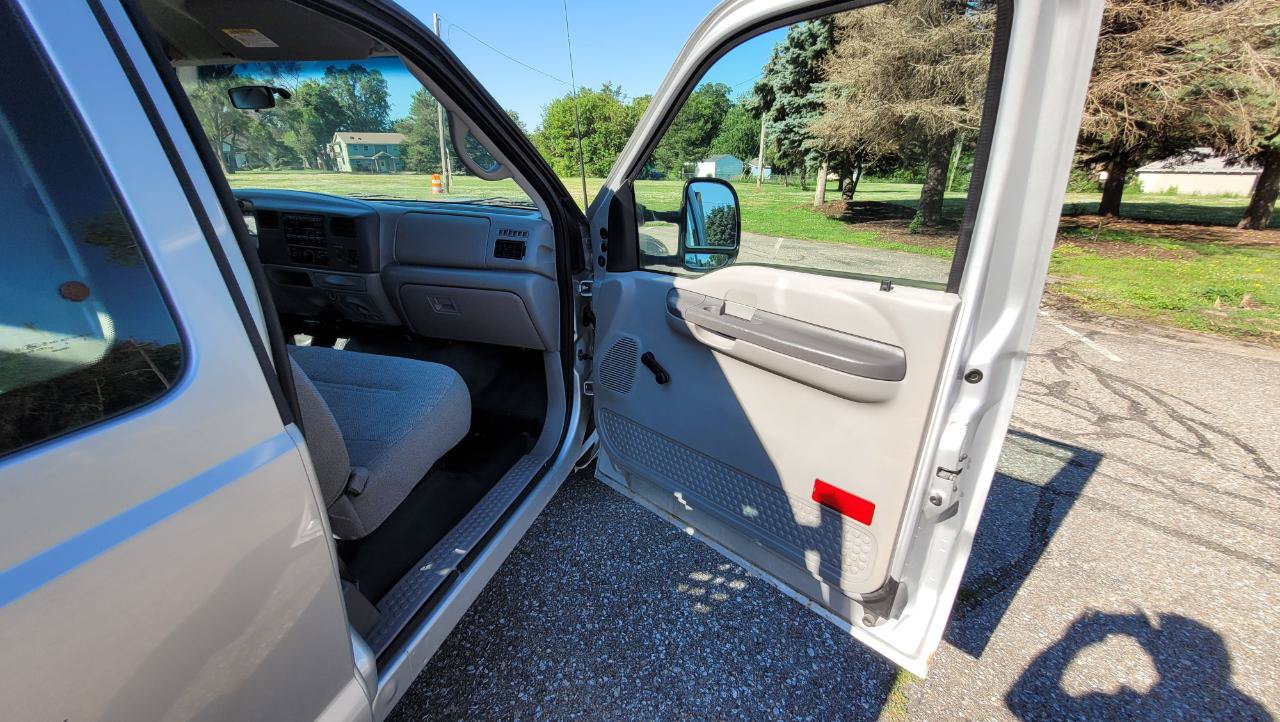 Used 2000 Ford F250 Lariat RWD image 14
