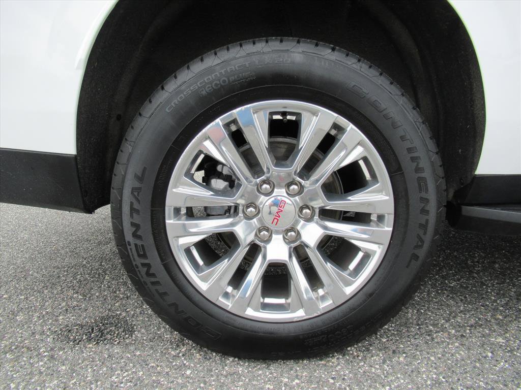 Used 2025 GMC Yukon XL Denali image 8