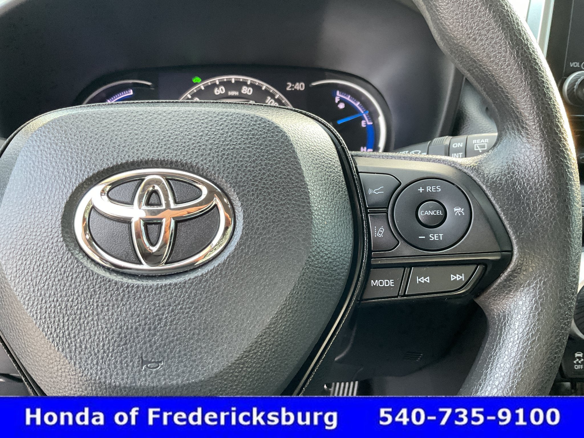 Used 2024 Toyota RAV4 XLE AWD/4WD image 31