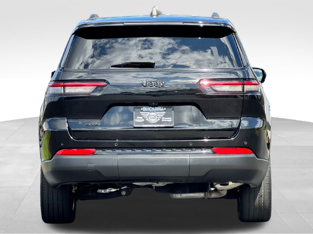 Used 2023 Jeep Grand Cherokee L Laredo AWD/4WD image 6