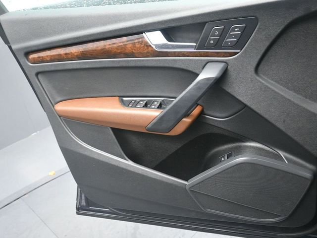 Used 2020 Audi Q5 2.0T Premium w/ Convenience Package image 21