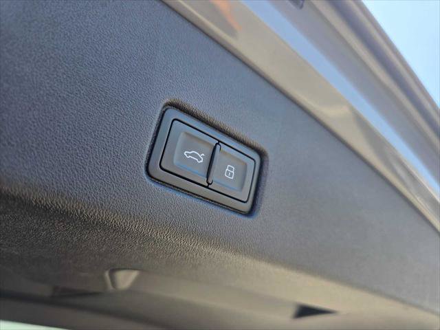Used 2023 Audi Q4 e-tron Premium Plus w/ Premium Plus RWD image 16