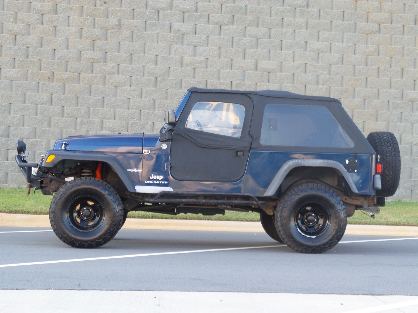 Used 2005 Jeep Wrangler Unlimited w/ Security Group AWD/4WD image 20