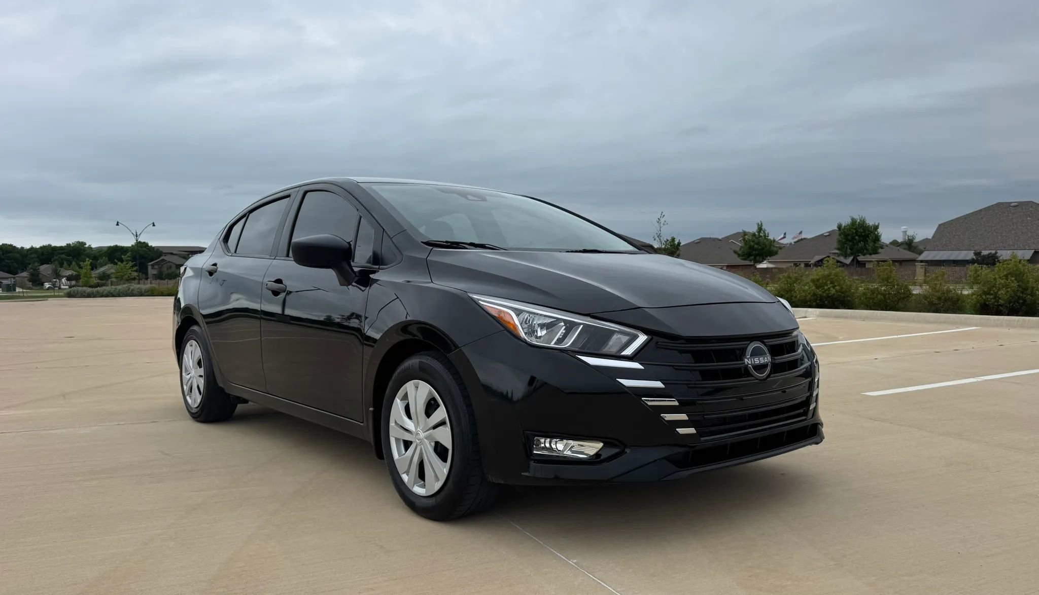 Used 2023 Nissan Versa S w/ Trunk Package FWD image 3