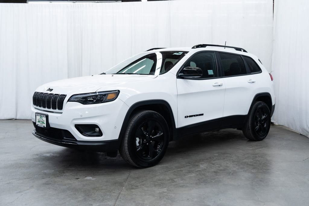 Used 2023 Jeep Cherokee Altitude Lux AWD/4WD image 3
