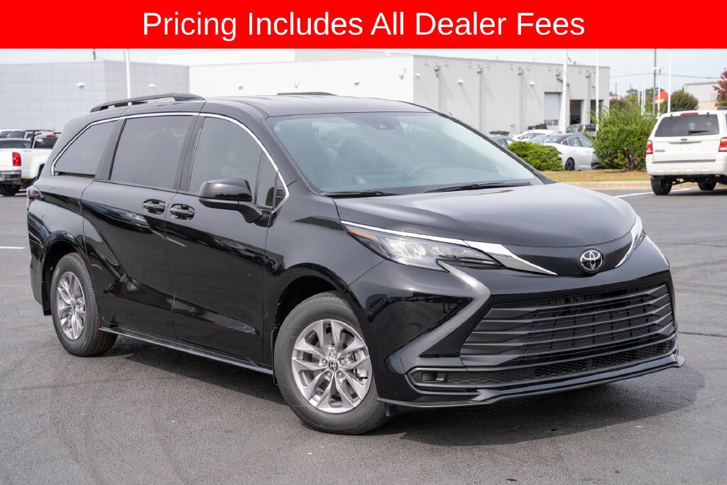 New 2026 Toyota Sienna LE FWD image 1