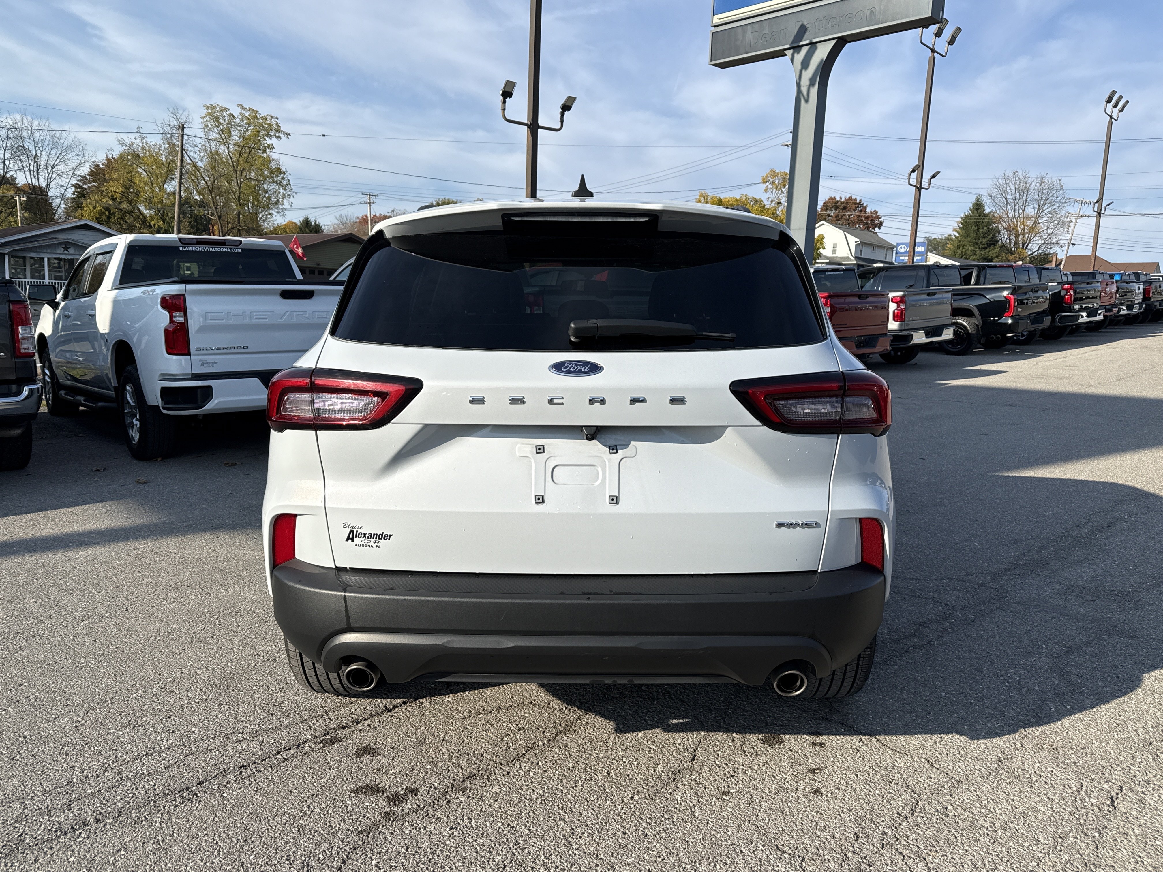 Used 2025 Ford Escape ST-Line Select AWD/4WD image 4