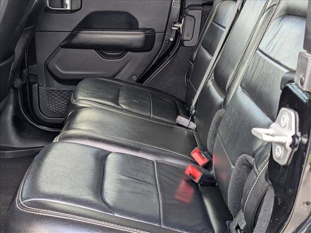 Used 2018 Jeep Wrangler Unlimited Sahara image 17