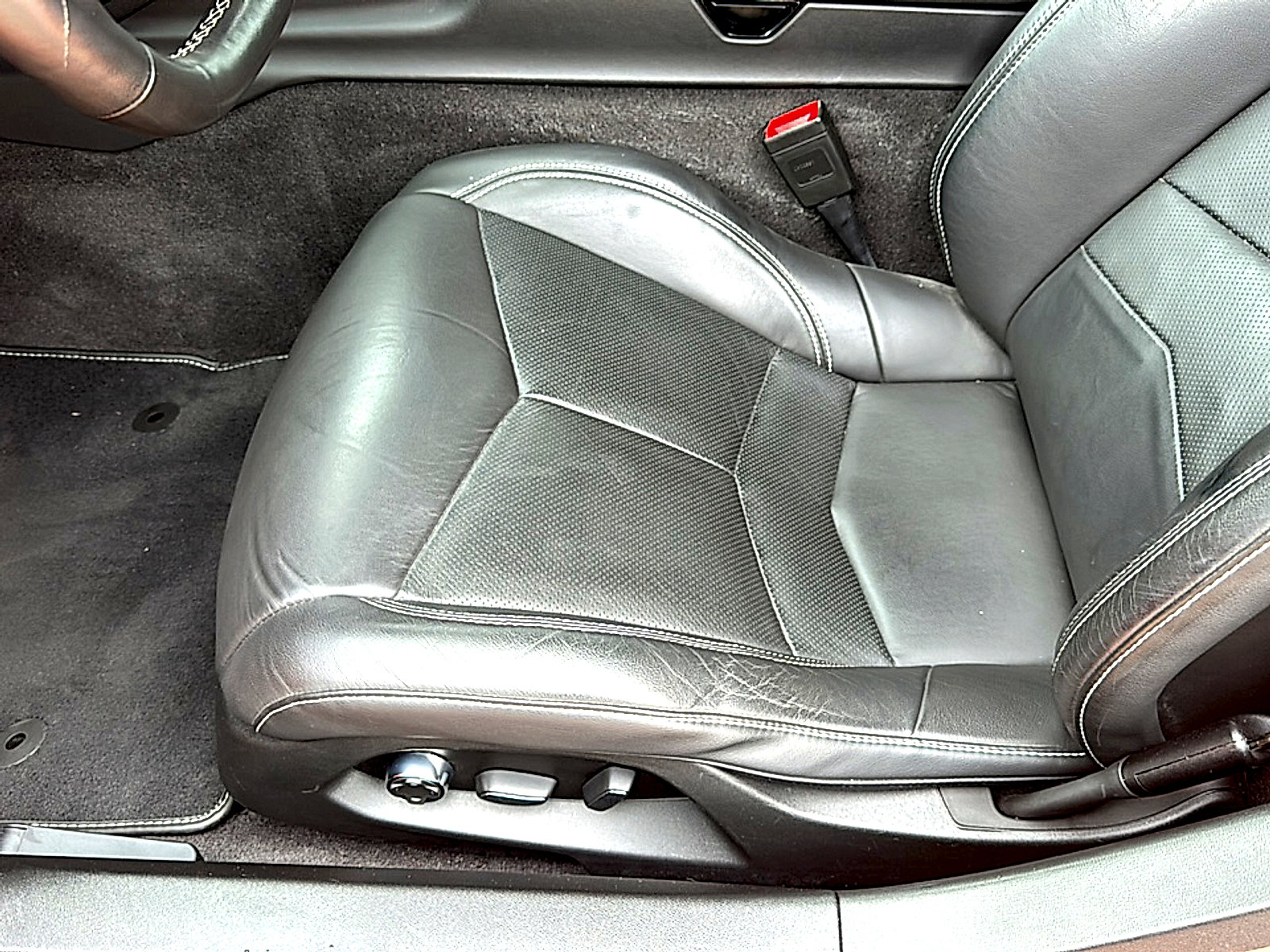Used 2023 Chevrolet Corvette Stingray Preferred Conv w/ Z51 Performance Package RWD image 17