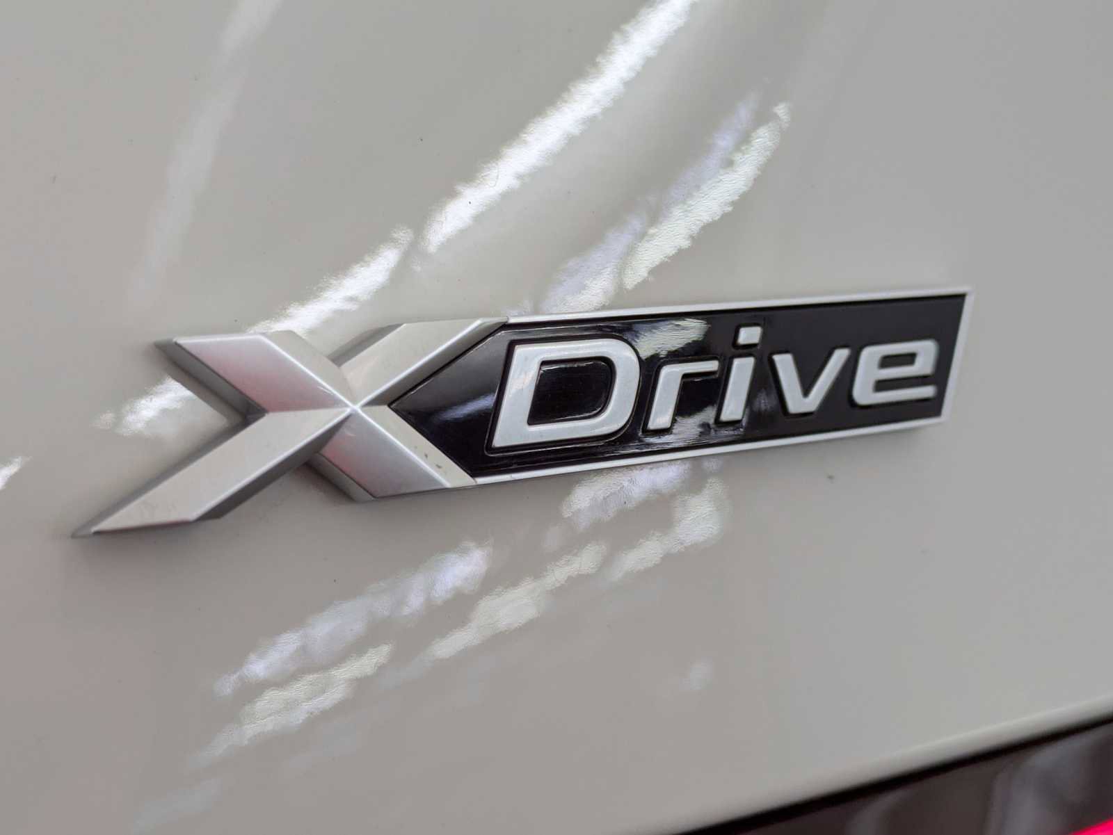 Used 2025 BMW 530i xDrive w/ Premium Package AWD/4WD image 12