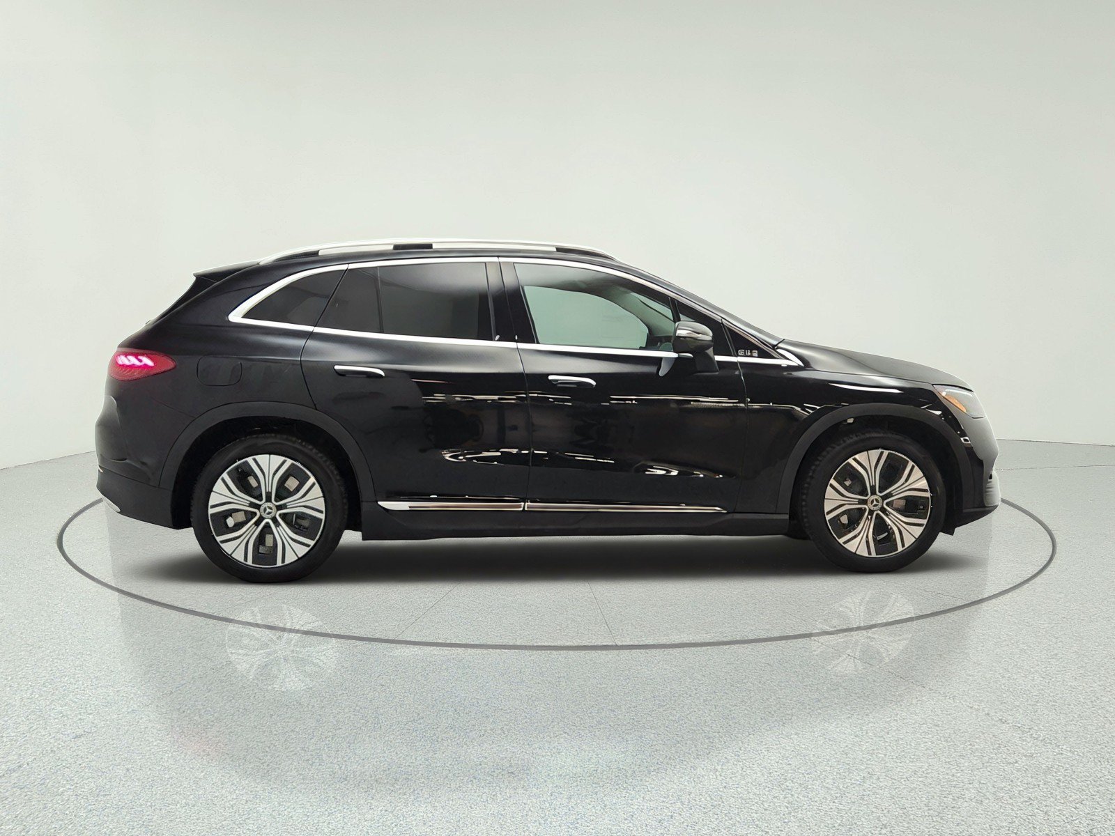New 2027 Mercedes-Benz EQE 320+ SUV image 4