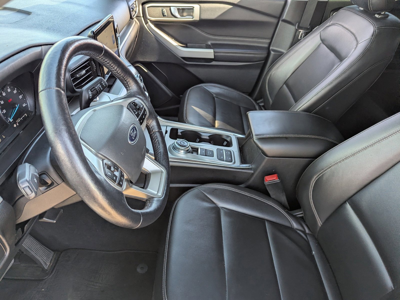 Used 2021 Ford Explorer XLT w/ Equipment Group 202A image 23