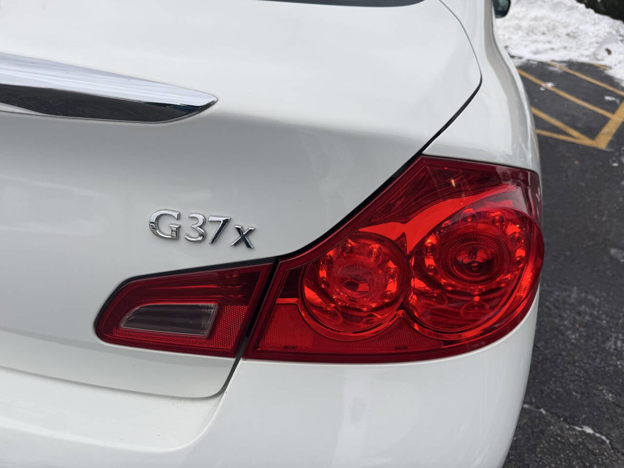 Used 2011 INFINITI G37 x w/ Premium Pkg image 12