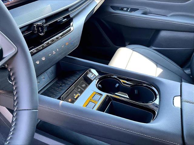 Certified 2025 Nissan Murano SV w/ Cargo Package AWD/4WD image 20