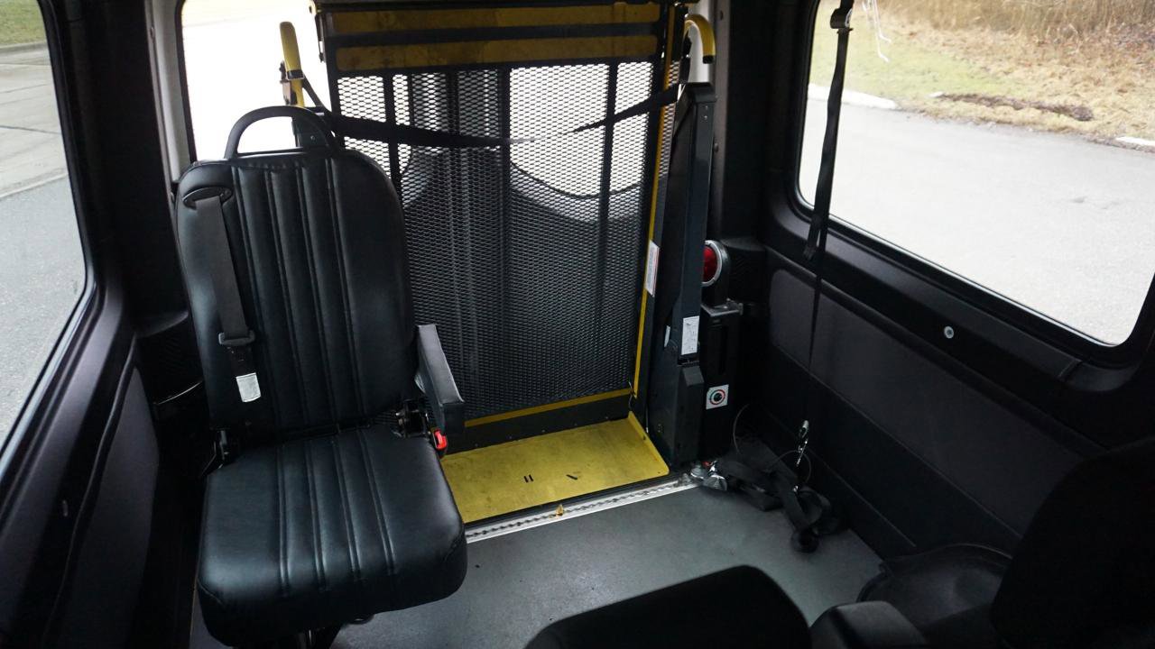 Used 2019 Mercedes-Benz Sprinter 2500 w/ Driver Convenience Package image 19