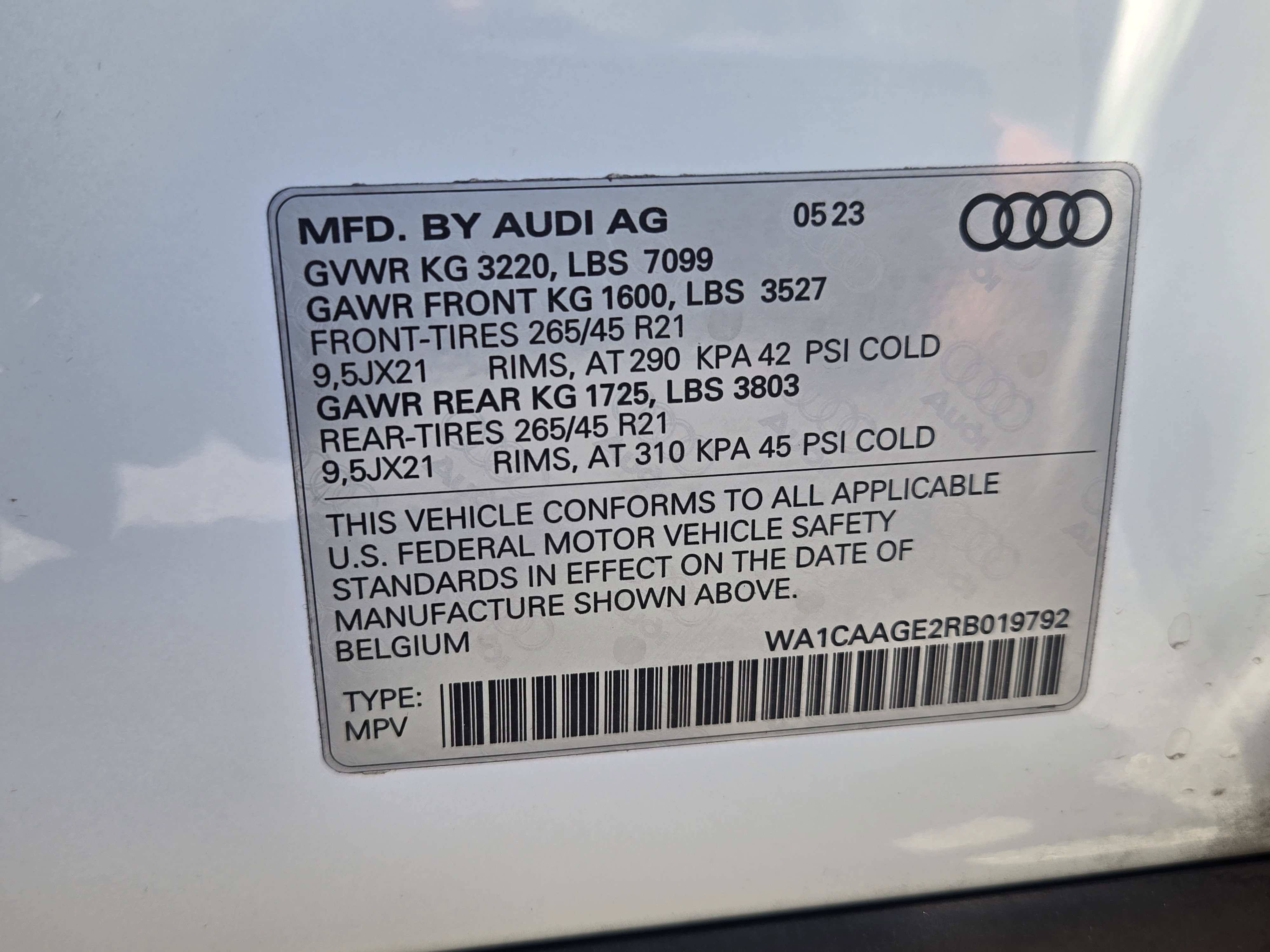 Certified 2024 Audi Q8 e-tron Premium Plus w/ Premium Plus Package AWD/4WD image 33