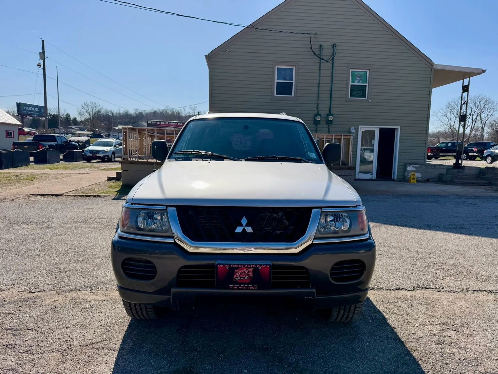 Used 2002 Mitsubishi Montero Sport XLS image 2